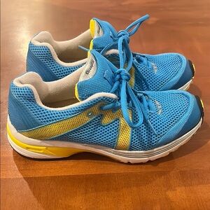 Kahru Fulcrum Tech Sneakers, Women’s 8.5